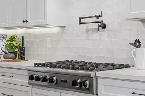 Kitchen - 3920 Bankhead Rd, Loomis, CA 95650 photo 6 of 8