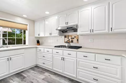 Kitchen - 1120 Constitution Way, Tracy, CA 95376 photo 3 of 8