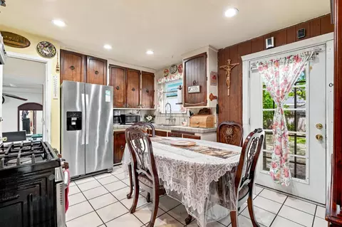 Kitchen - 487 Violet St, San Leandro, CA 94578 photo 1 of 4