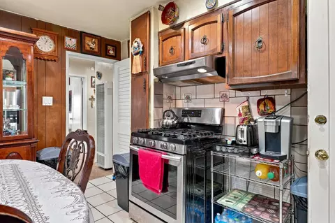 Kitchen - 487 Violet St, San Leandro, CA 94578 photo 3 of 4
