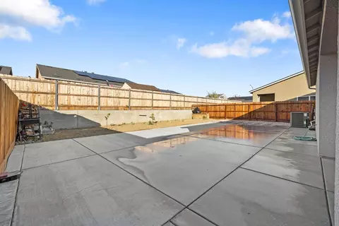 Exterior - 1237 E Orange St, Avenal, CA 93204 photo 9 of 11