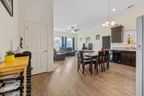 Entry Way - 1237 E Orange St, Avenal, CA 93204 photo 1 of 4