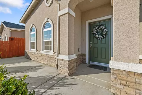 Exterior - 1237 E Orange St, Avenal, CA 93204 photo 5 of 11