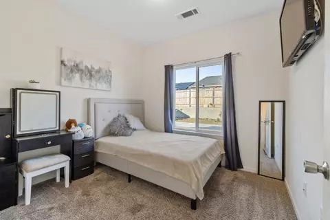 Bedroom - 1237 E Orange St, Avenal, CA 93204 photo 4 of 4