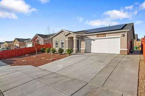 Exterior - 1237 E Orange St, Avenal, CA 93204 photo 3 of 11
