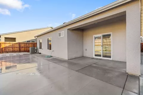 Exterior - 1237 E Orange St, Avenal, CA 93204 photo 10 of 11