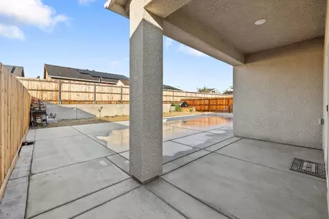 Exterior - 1237 E Orange St, Avenal, CA 93204 photo 11 of 11