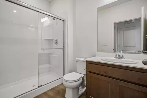 Bath - 5412 Harmony Cir, Riverbank, CA 95367 photo 2 of 5
