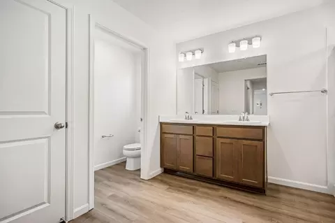 Bath - 5412 Harmony Cir, Riverbank, CA 95367 photo 4 of 5