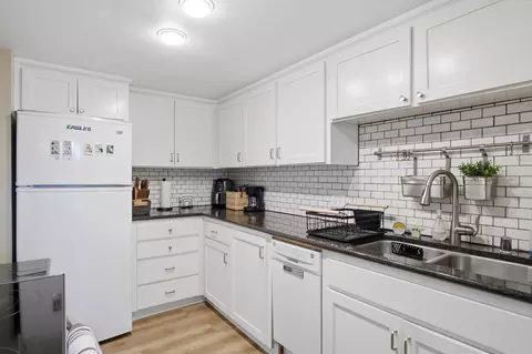 Kitchen - 3700 Tully Rd #48, Modesto, CA 95356 photo 3 of 4