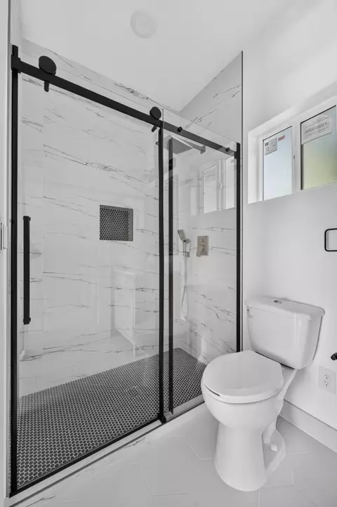 Bath - 5540 Clark Ave, Carmichael, CA 95608 photo 4 of 8
