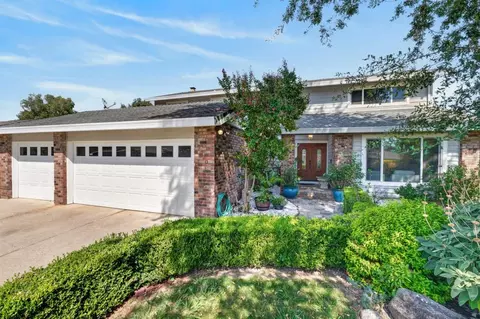 1110 Cottonwood Dr, Roseville, CA 95661