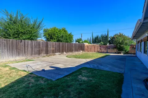Exterior - 2515 6th St, Ceres, CA 95307 photo 10 of 11