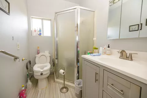 Bath - 2515 6th St, Ceres, CA 95307 photo 2 of 2