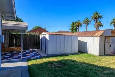 Exterior - 2515 6th St, Ceres, CA 95307 photo 8 of 11
