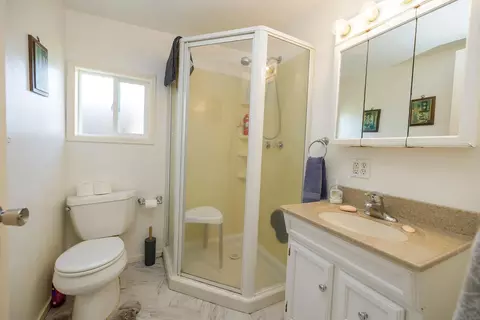 Bath - 2515 6th St, Ceres, CA 95307 photo 1 of 2