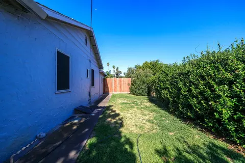 Exterior - 2515 6th St, Ceres, CA 95307 photo 3 of 11
