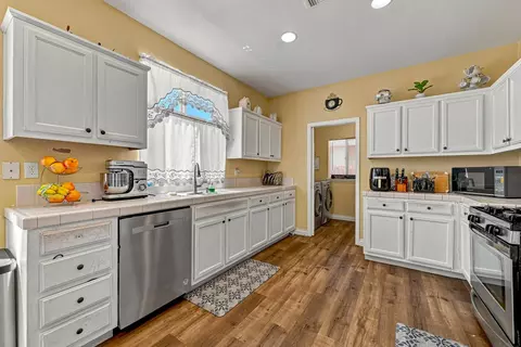 Kitchen - 63 Maia Ct, Merced, CA 95341 photo 1 of 4
