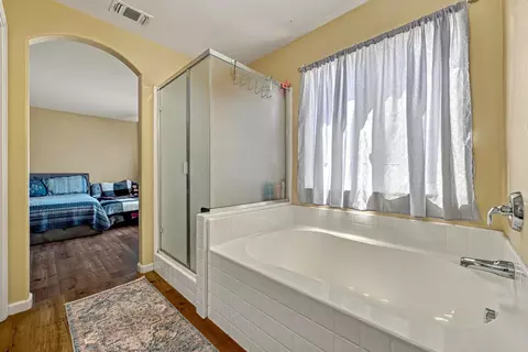 Bath - 63 Maia Ct, Merced, CA 95341 photo 2 of 3