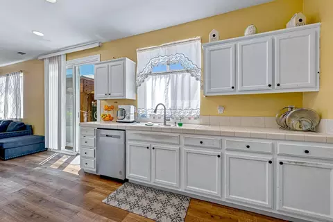 Kitchen - 63 Maia Ct, Merced, CA 95341 photo 4 of 4