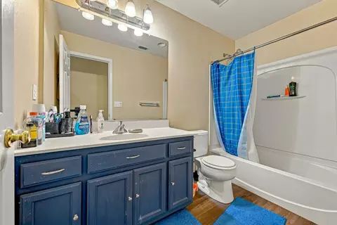 Bath - 63 Maia Ct, Merced, CA 95341 photo 3 of 3