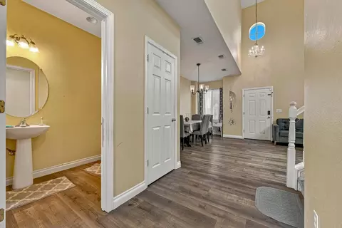 Entry Way - 63 Maia Ct, Merced, CA 95341 photo 5 of 7