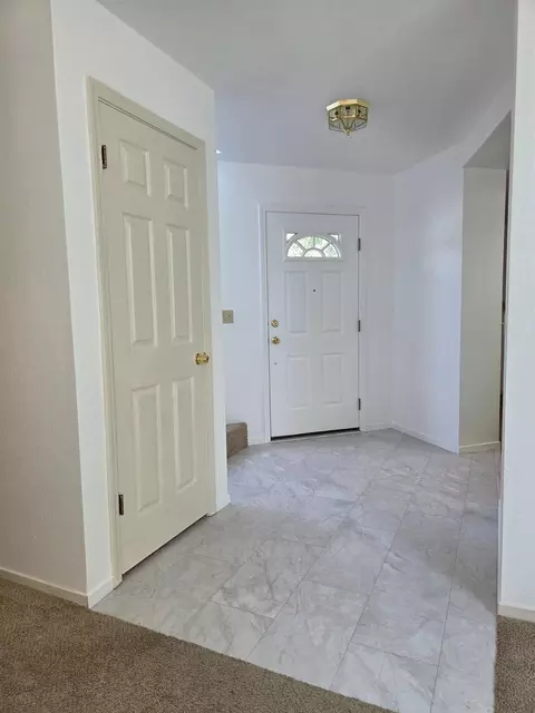 Entry Way - 2717 Hoffman Woods Ln, Carmichael, CA 95608 photo 3 of 4