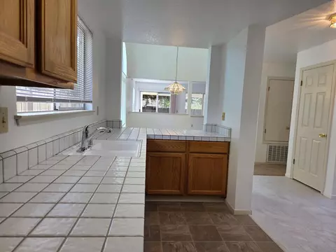 Kitchen - 2717 Hoffman Woods Ln, Carmichael, CA 95608 photo 3 of 3