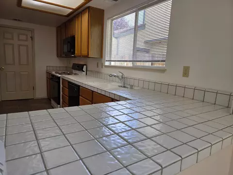 Kitchen - 2717 Hoffman Woods Ln, Carmichael, CA 95608 photo 1 of 3