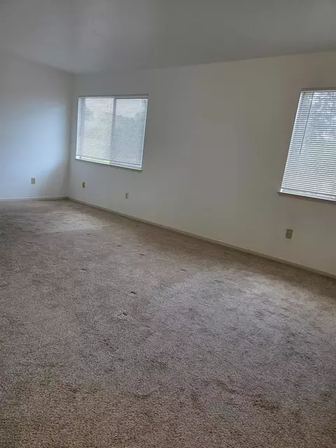 Living - 2717 Hoffman Woods Ln, Carmichael, CA 95608 photo 3 of 3