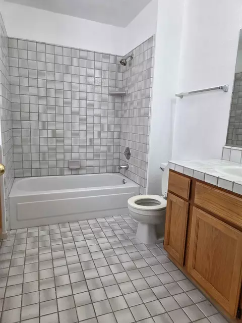 Bath - 2717 Hoffman Woods Ln, Carmichael, CA 95608 photo 1 of 3