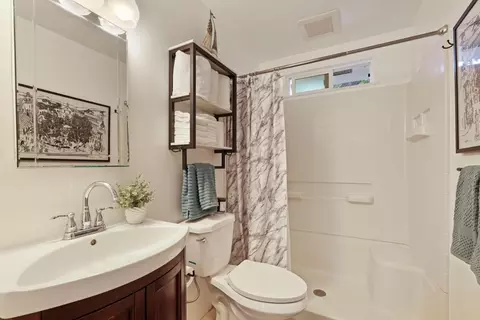 Bath - 514 Howard St, Lodi, CA 95242 photo 1 of 1