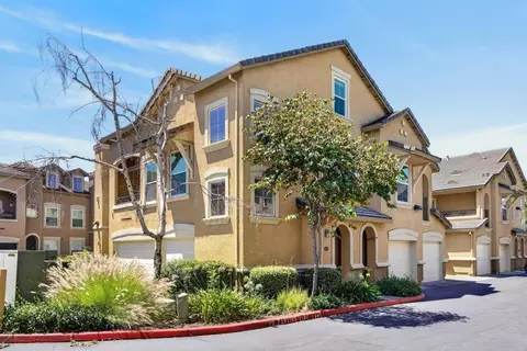 5350 Dunlay Dr #913, Sacramento, CA 95835