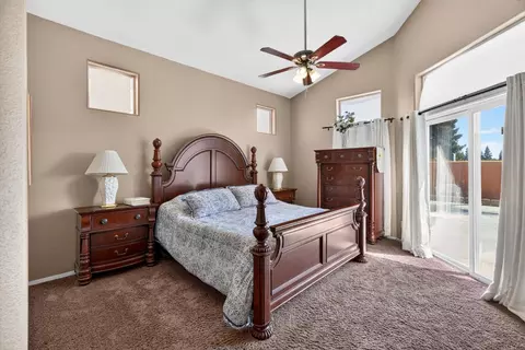Bedroom - 1824 Aberdeen Ct, Manteca, CA 95337 photo 1 of 4