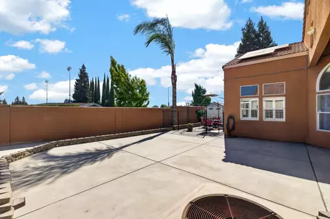 Exterior - 1824 Aberdeen Ct, Manteca, CA 95337 photo 8 of 9
