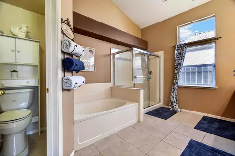 Bath - 1824 Aberdeen Ct, Manteca, CA 95337 photo 1 of 4