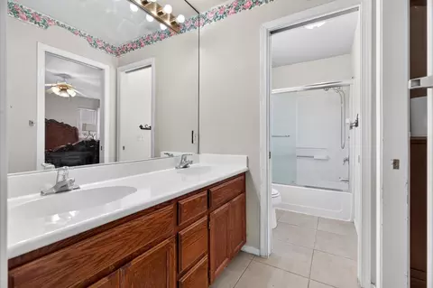Bath - 1824 Aberdeen Ct, Manteca, CA 95337 photo 4 of 4
