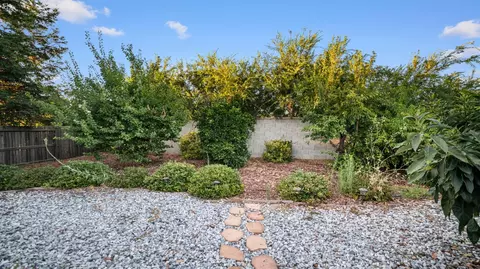 Exterior - 3931 Aplicella Ct, Manteca, CA 95337 photo 8 of 13