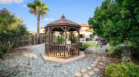 Exterior - 3931 Aplicella Ct, Manteca, CA 95337 photo 9 of 13