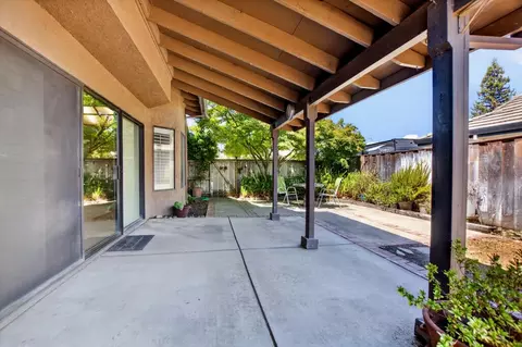 822 River Ave, Oakdale, CA 95361