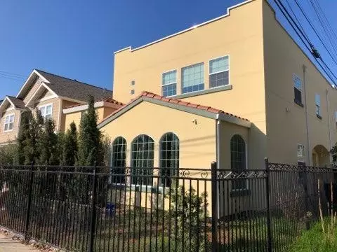 2728 37 St, Sacramento, CA 95817