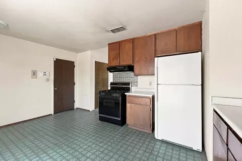 Kitchen - 283 G St, Wheatland, CA 95692 photo 3 of 6