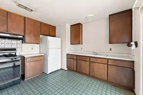 Kitchen - 283 G St, Wheatland, CA 95692 photo 5 of 6