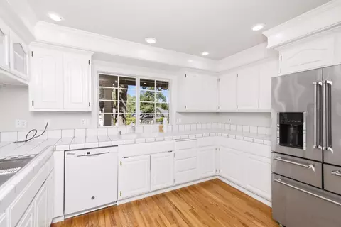 Kitchen - 2812 Bronzecrest St, Placerville, CA 95667 photo 4 of 7