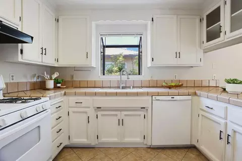 Kitchen - 1250 Coolidge Ave, Tracy, CA 95376 photo 2 of 5