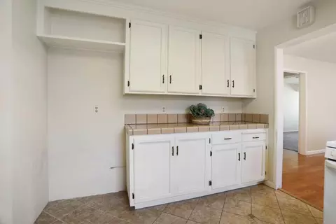 Kitchen - 1250 Coolidge Ave, Tracy, CA 95376 photo 4 of 5