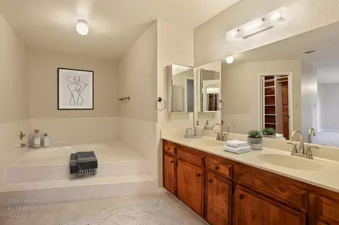 Bath - 845 Independence Dr, Tracy, CA 95376 photo 6 of 7
