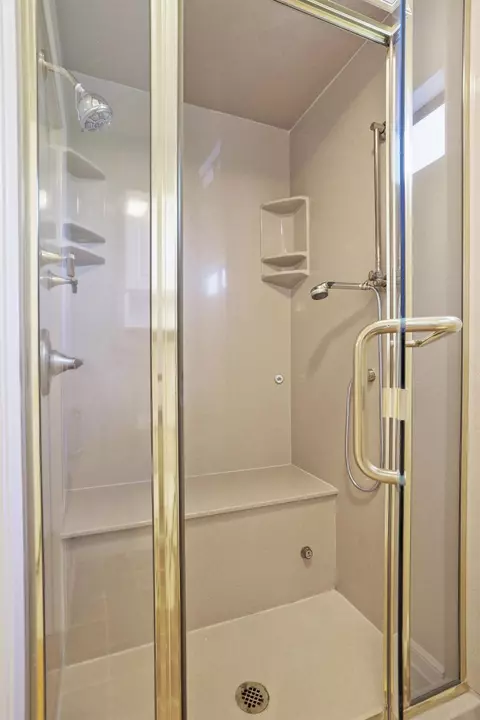 Bath - 845 Independence Dr, Tracy, CA 95376 photo 5 of 7
