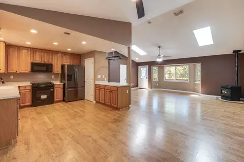 Living - 5109 Coot Rd, Placerville, CA 95667 photo 8 of 8