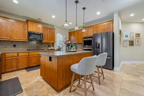 Kitchen - 3213 Hillglen Ave, Modesto, CA 95355 photo 5 of 6